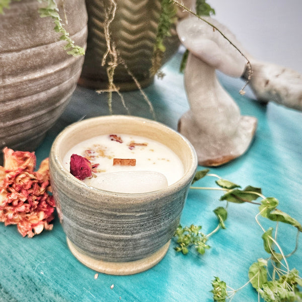 4 oz. Palo Santo Candle in Ceramic Vessel ~ Palo Santo & Vanilla