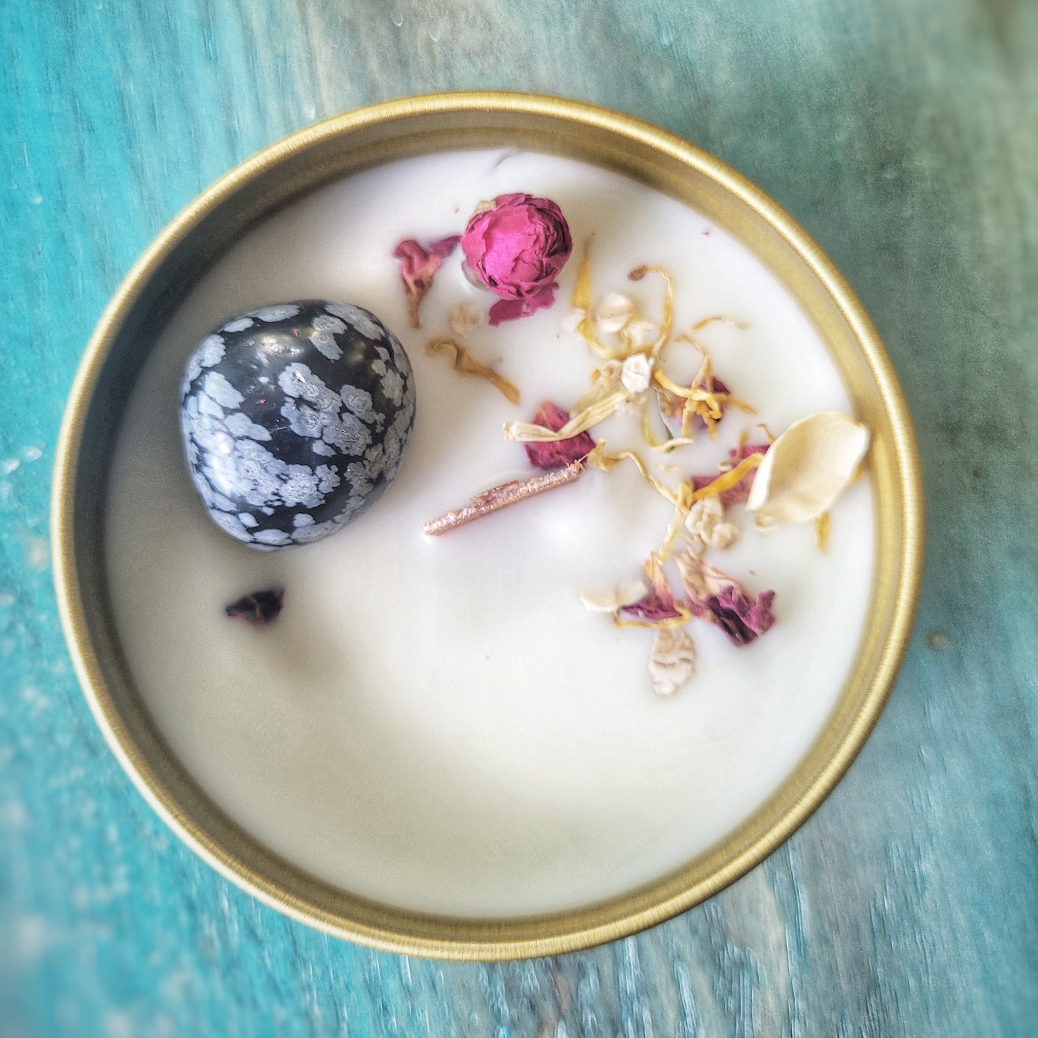Queen Bee Soy Candle ~ Oatmeal, Milk & Honey