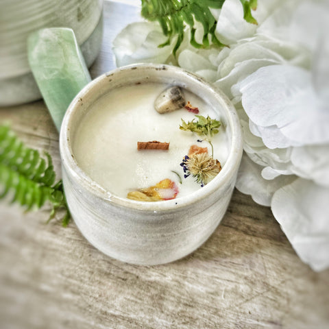 13 oz. White Gold Candle in a Ceramic Vessel ~ Honeysuckle, Rose, Jasmine, Bergamot, Orange, Woods & Musk
