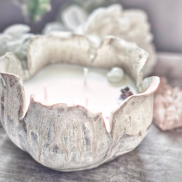 16 oz. White Gold Candle in a Ceramic Vessel ~ Honeysuckle, Jasmine, Rose, Bergamot, Woods & Musk