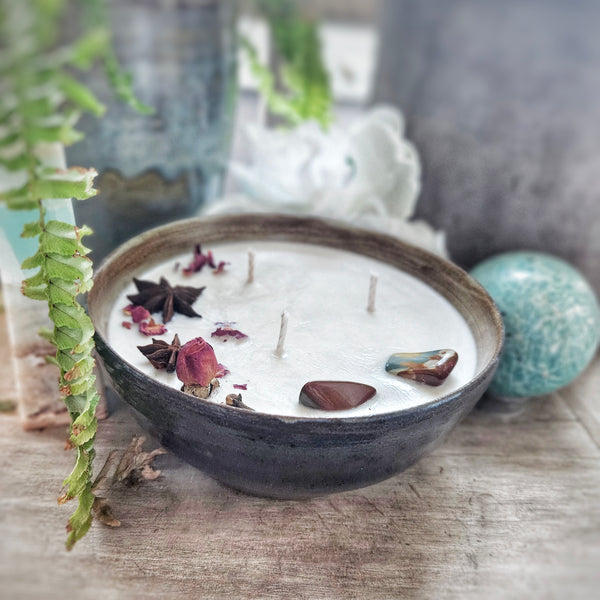 15 oz. Nutcracker Candle in a Ceramic Vessel ~ Roasted Chestnuts, Vanilla, Clove & Cinnamon