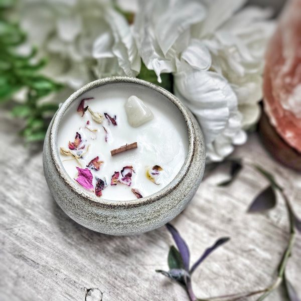 12 oz. White Gold Candle in a Ceramic Vessel ~ Honeysuckle, Jasmine, Rose, Bergamot, Woods & Musk