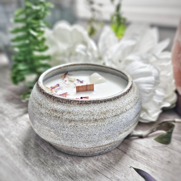 12 oz. White Gold Candle in a Ceramic Vessel ~ Honeysuckle, Jasmine, Rose, Bergamot, Woods & Musk