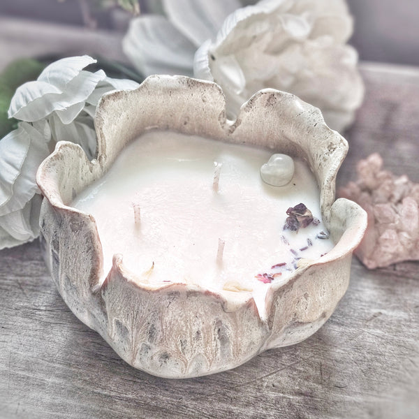 16 oz. White Gold Candle in a Ceramic Vessel ~ Honeysuckle, Jasmine, Rose, Bergamot, Woods & Musk
