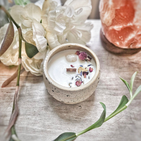 8 oz. White Gold Candle in a Ceramic Vessel ~ Honeysuckle, Rose, Jasmine, Bergamot, Orange, Woods & Musk