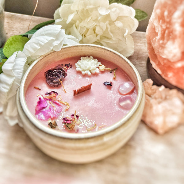 16 oz. Enchantress Candle in a Ceramic Vessel ~ Sweet Peaches