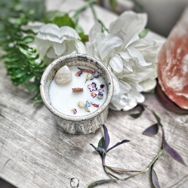 10 oz. White Gold Candle in a Ceramic Vessel ~ Honeysuckle, Jasmine, Rose, Bergamot, Woods & Musk