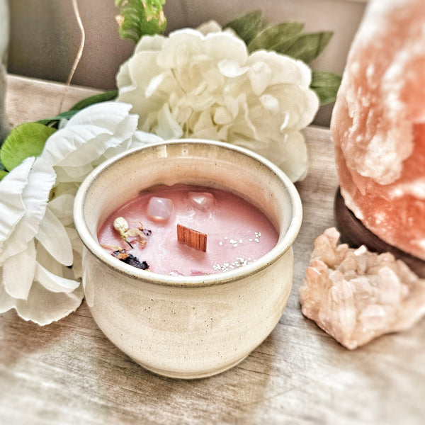 9 oz. Enchantress Candle in a Ceramic Vessel ~ Sweet Peaches