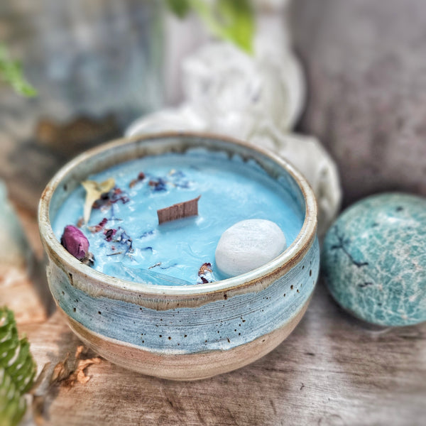 19 oz. Snow Crystals Candle in a Ceramic Vessel ~ Peppermint, Spearmint & Lime